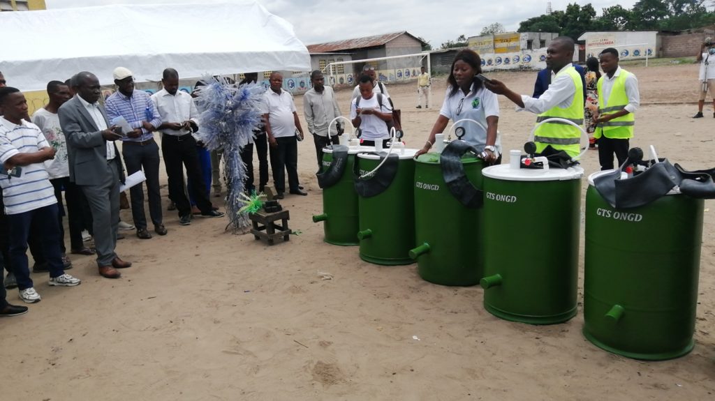 Remise De Biodigesteurs A La Population Du Quartier Mombele Commune De Limete